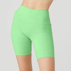 Alo 7" high-waist biker shorts in ultramint